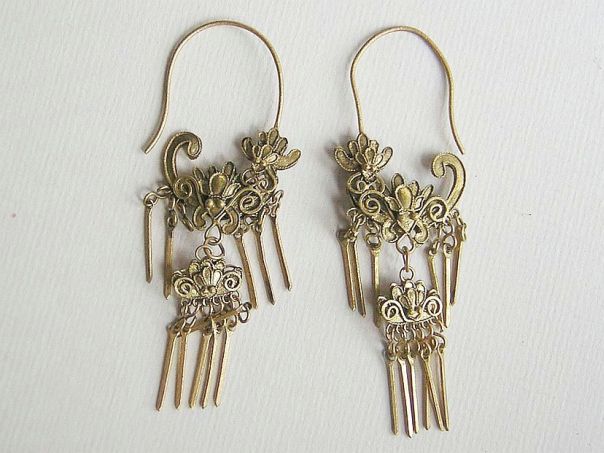 Pair of earrings with bats – (8285)